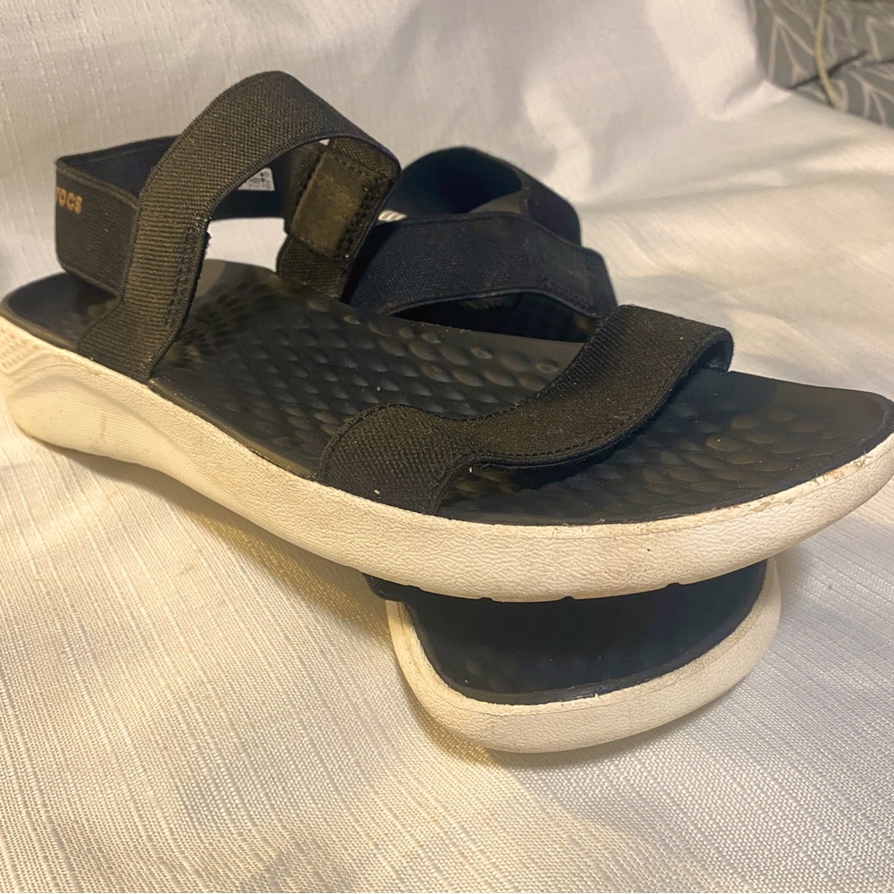 Womens Crocs Literide Stretch Black/White Sandals Sz. 10 great pre-ownd cond.